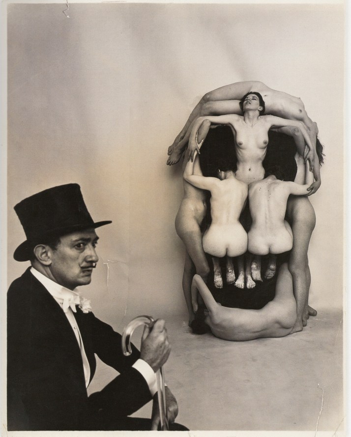"Dalí y la calavera": Philippe Halsman, 1951. Dundación Gala-Salvador Dalí, Figueres.