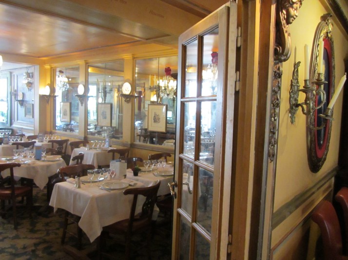 Uno de los salones comedor. Foto: Aurelio