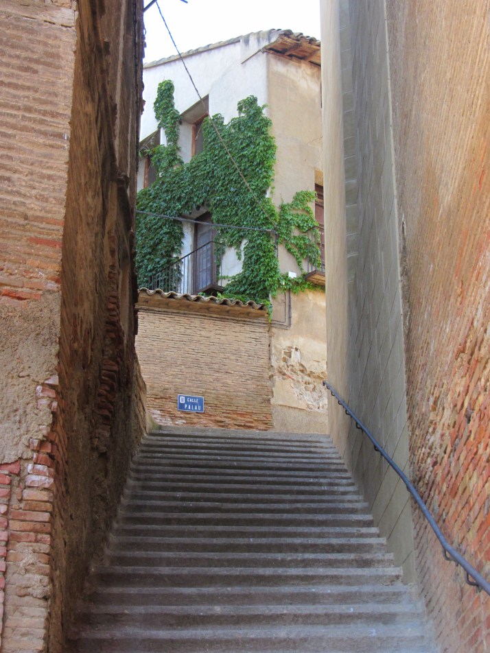 "Subida al carrer del Palau". Tamarite de Litera, Huesca. Foto: Bárbara.