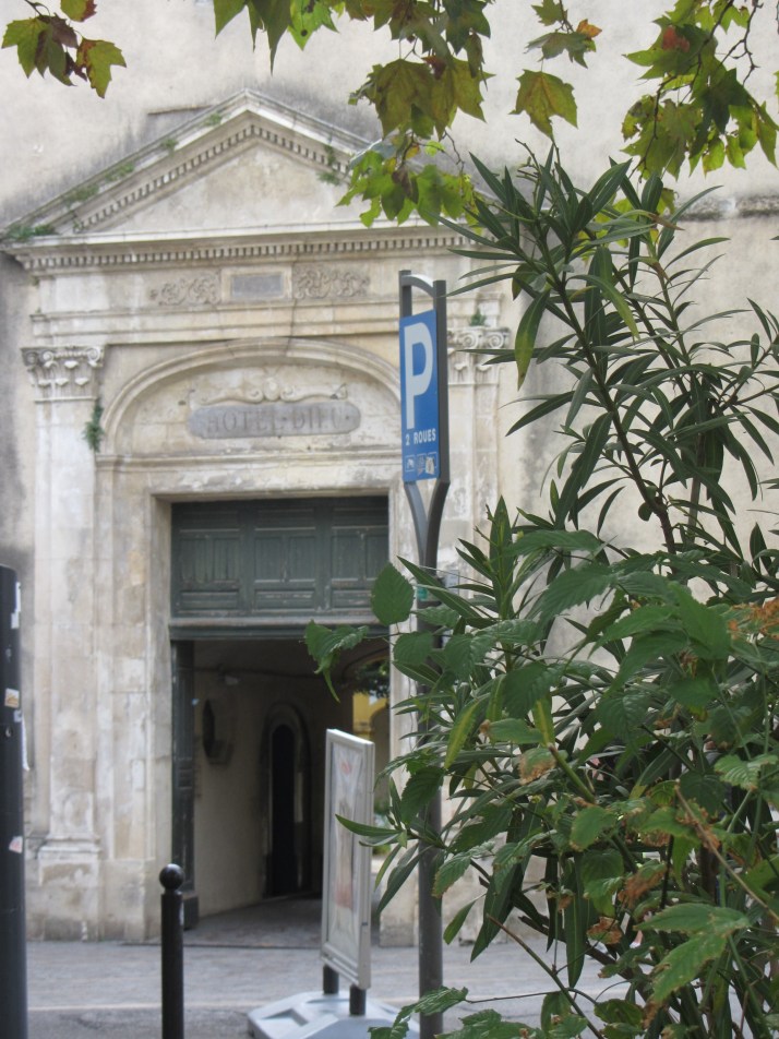 Entrada al antiguo Hospital. Foto: Bárbara