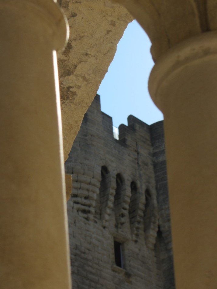 Torre vigía desde el claustro. foto: Bárbara