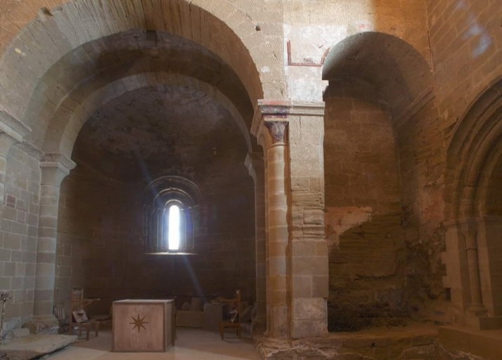 Brazo Norte del crucero con los enterramientos reales al fondo
